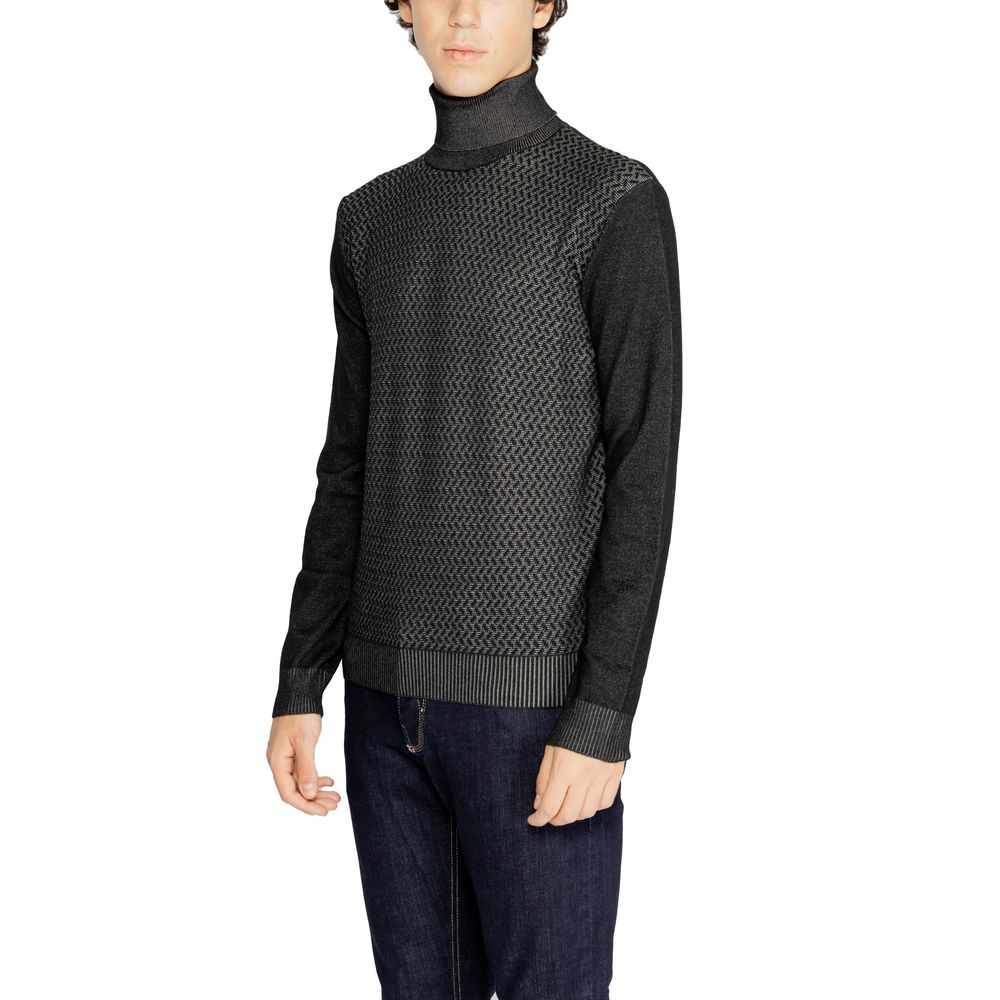 Hamaki-Ho Black Viscose Sweater for Timeless Elegance