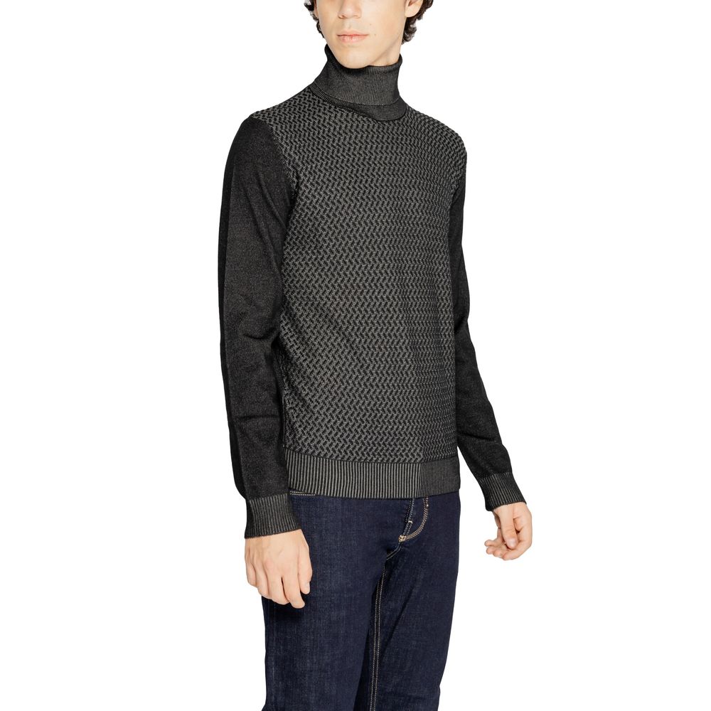 Hamaki-Ho Black Viscose Sweater for Timeless Elegance