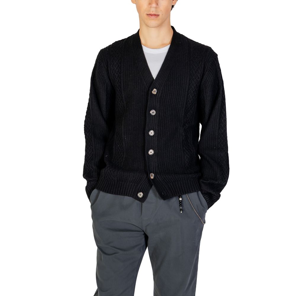 Hamaki-Ho Black Wool Cardigan for Luxe Sophistication