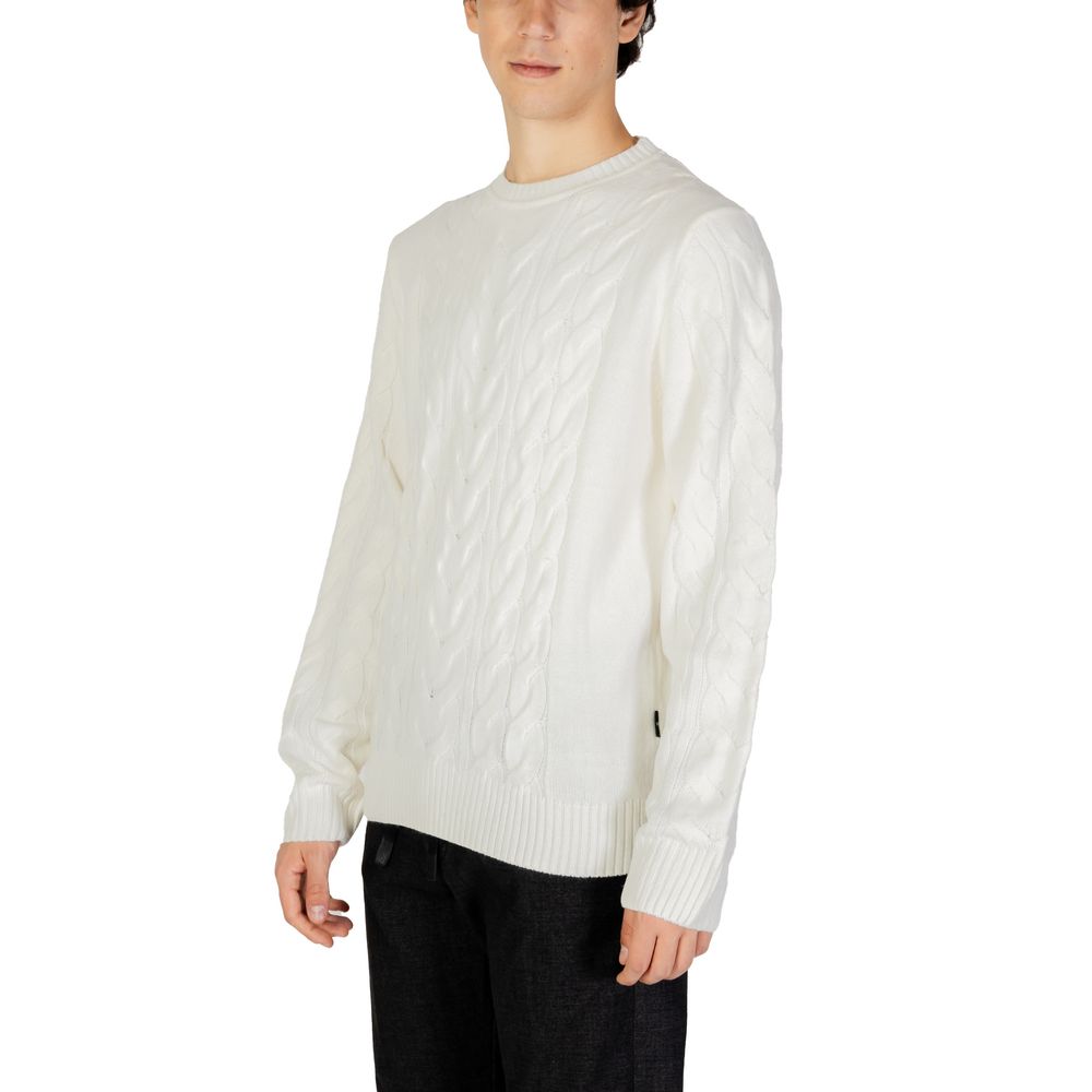 Hamaki-Ho White Acrylic Sweater for Elevated Casual Elegance