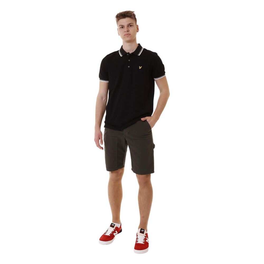 Lyle & Scott Green Cotton Short for Elevated Casual Style