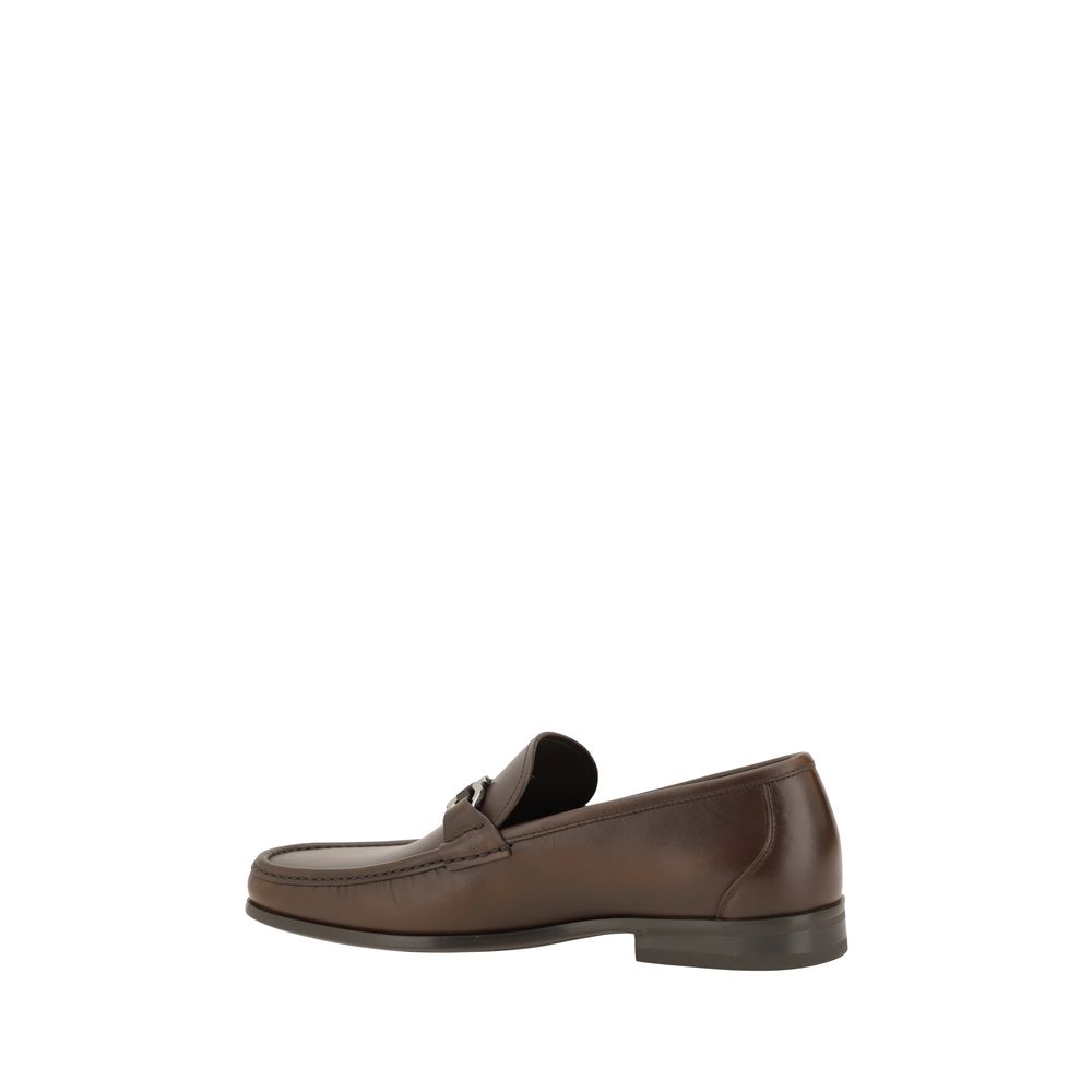 Ferragamo Black Elegant Calfskin Loafers