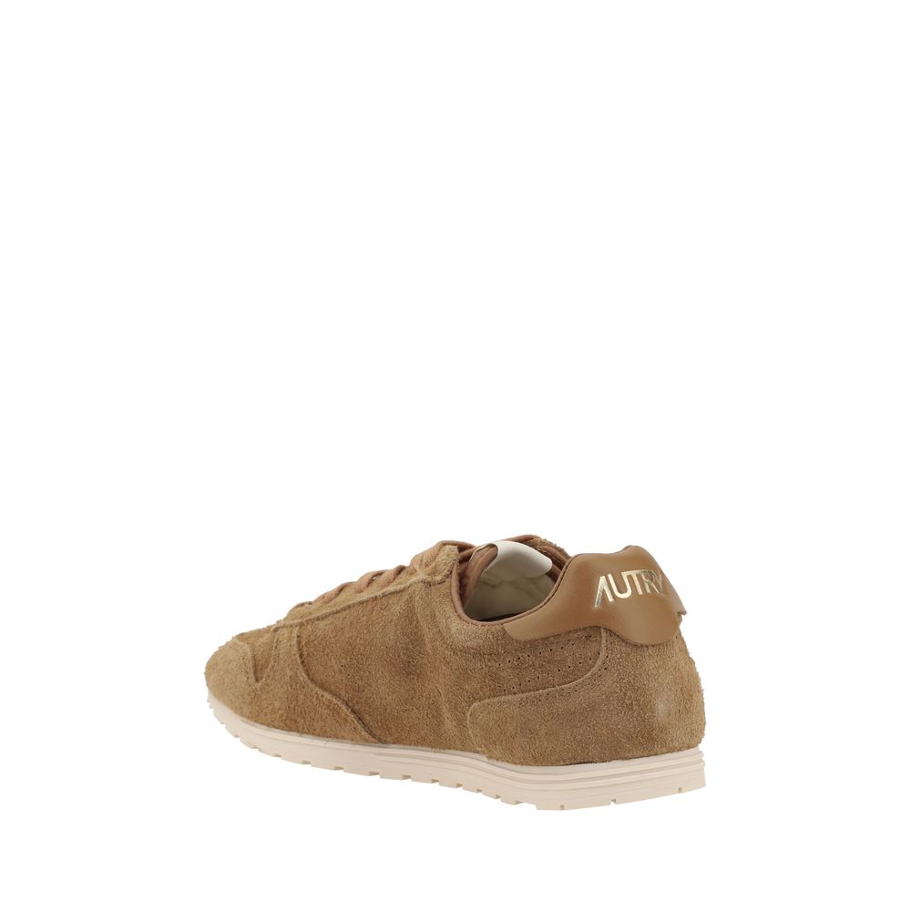 Autry White Luxurious Suede Windspin Low Sneakers