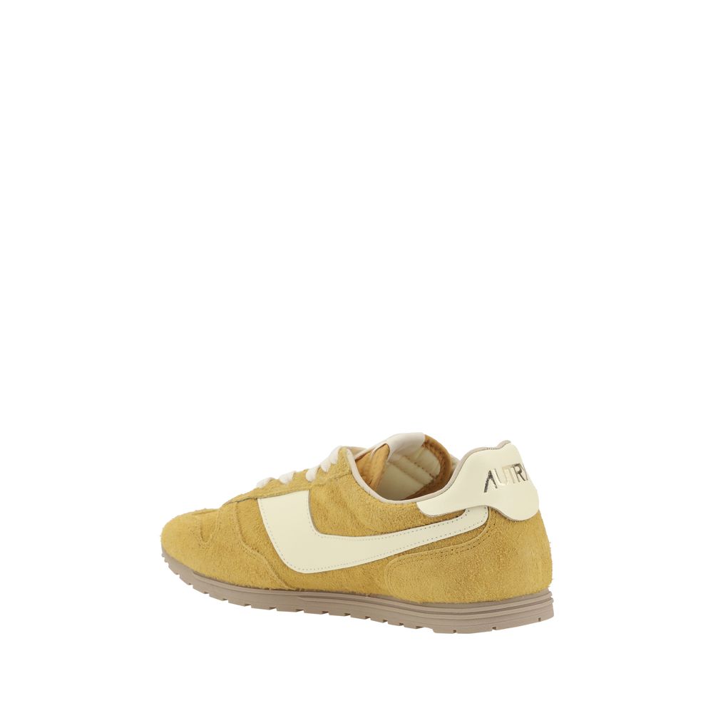 Autry White Luxurious Suede Windspin Low Sneakers