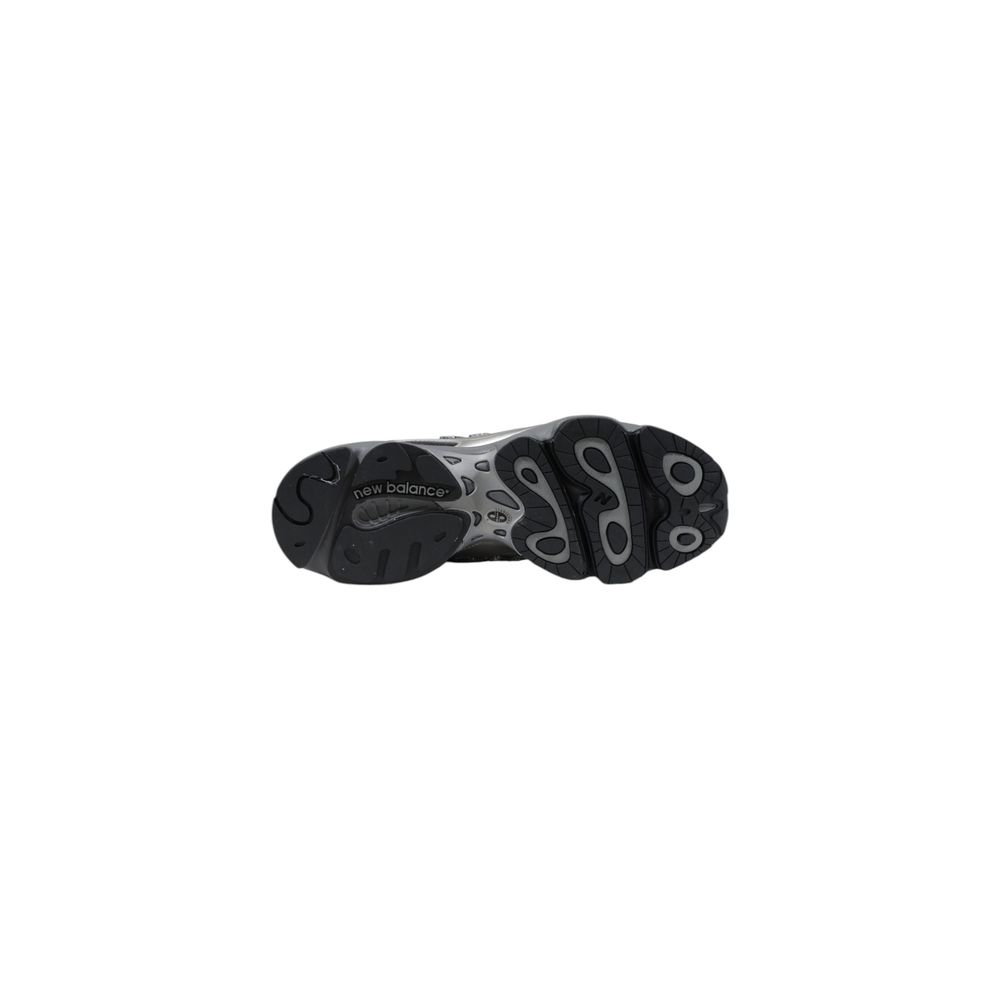 New Balance Silver Synthetic Sneaker for Elevated Style