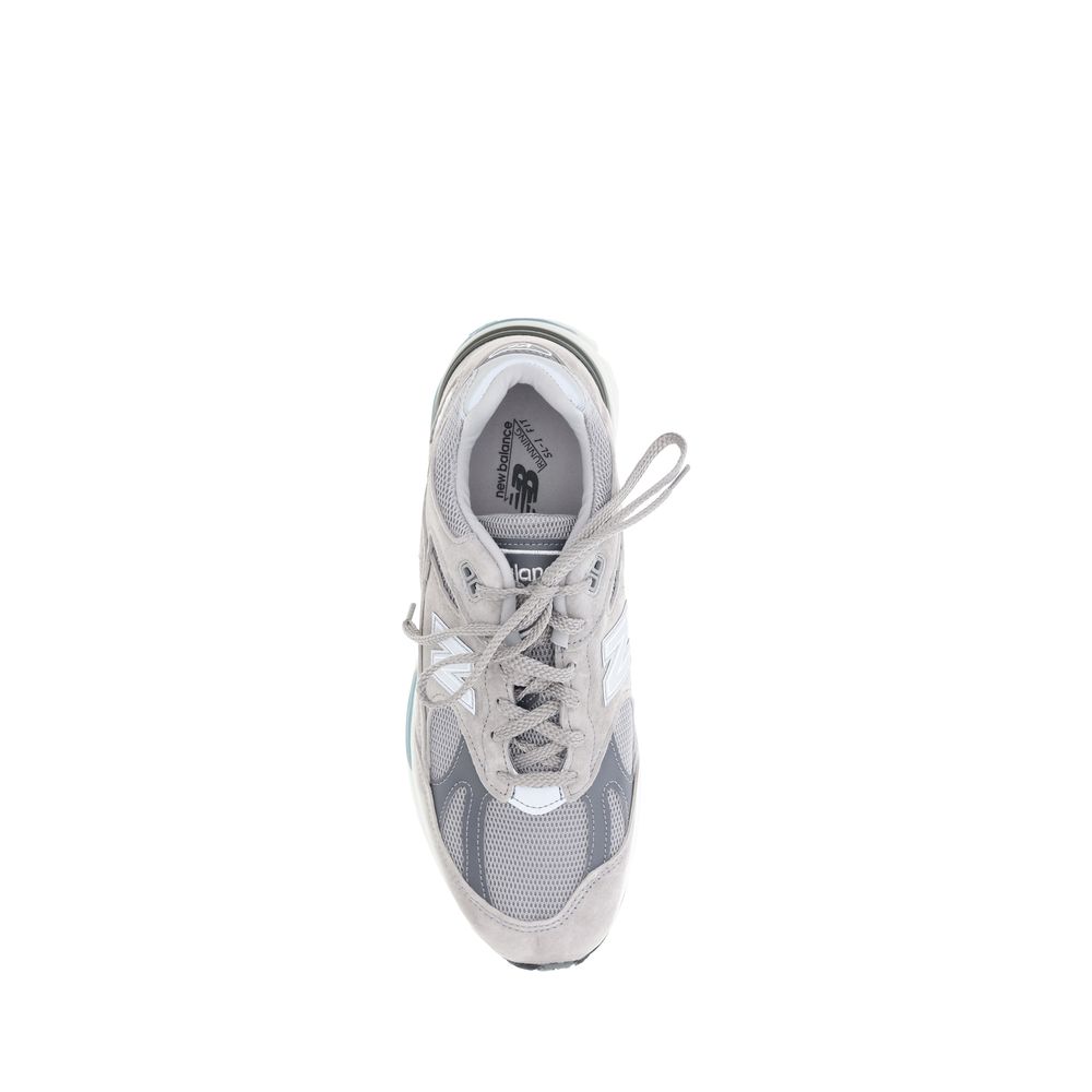 New Balance Grey Suede 991V2 Sneakers for Elevated Style