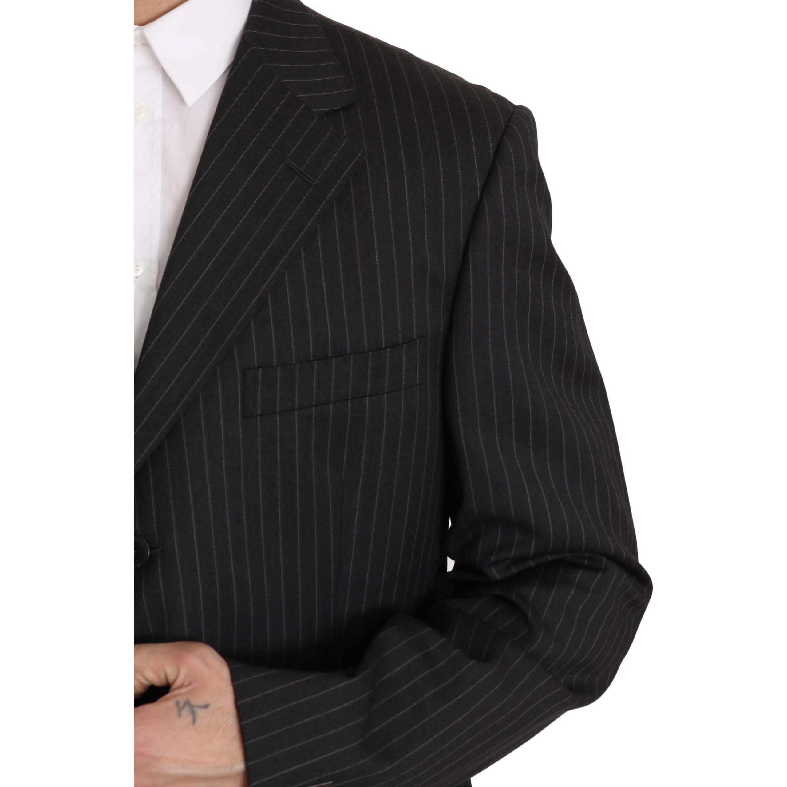 Z ZEGNA Black Wool Suit for Timeless Style