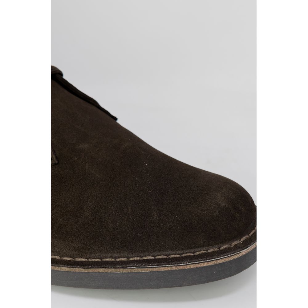 Clarks Brown Leather Boot - Timeless Elegance Redefined