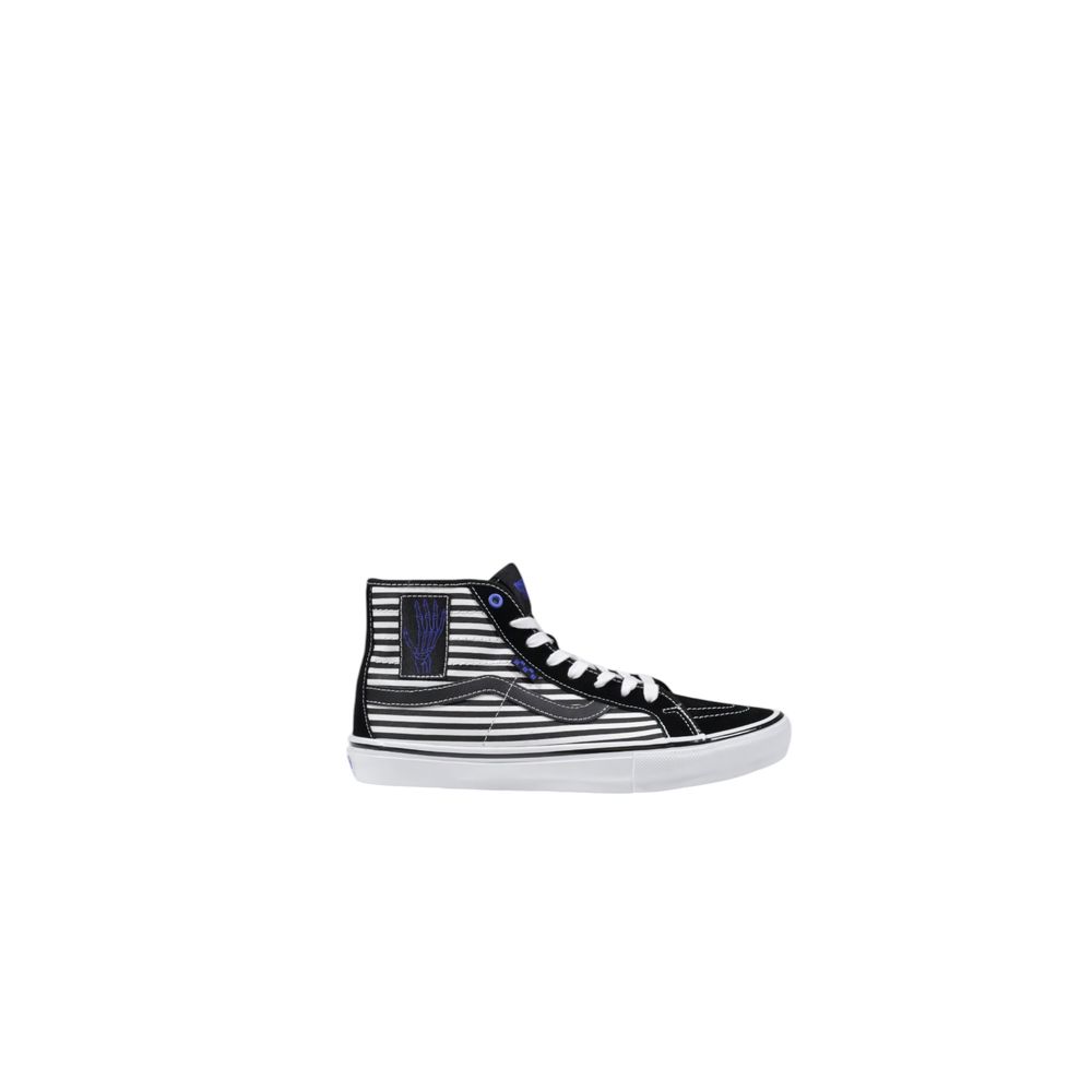 Vans Black And White Leather Sneaker For Effortless Style