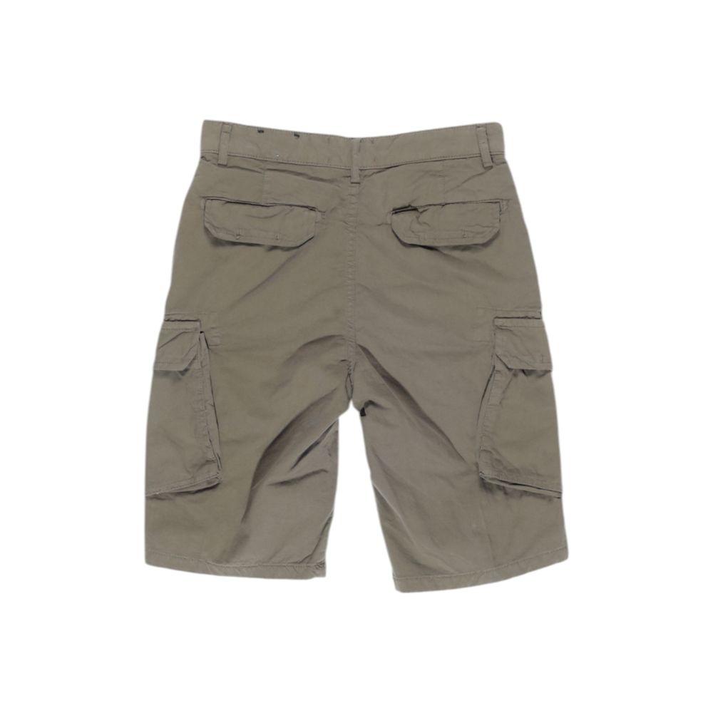 Lyle & Scott Green Cotton Short for Effortless Elegance
