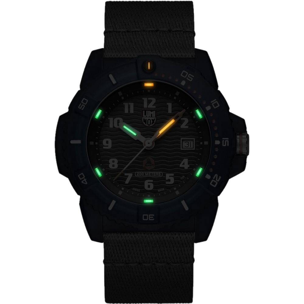 Luminox Gray Nylon Watch: Elegance Meets Swiss Precision