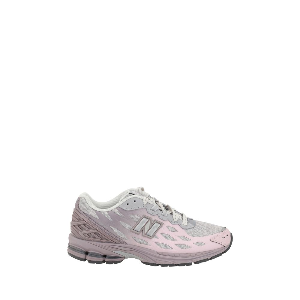 New Balance White Leather Sneakers for Timeless Elegance