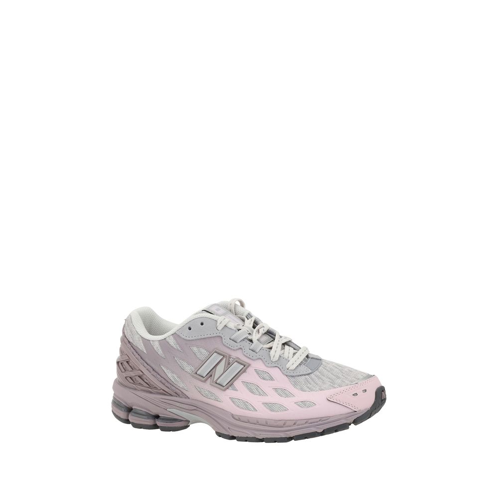 New Balance White Leather Sneakers for Timeless Elegance