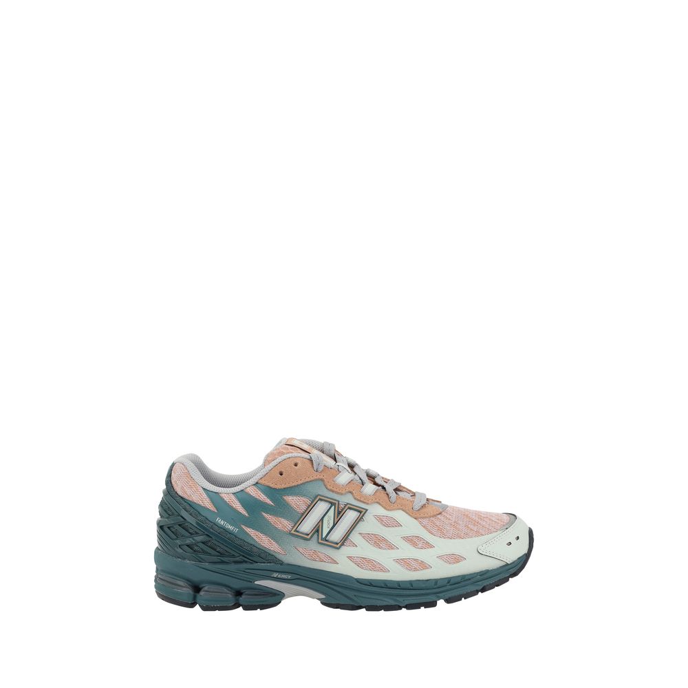 New Balance White Mesh Sneakers - Elevate Your Street Style