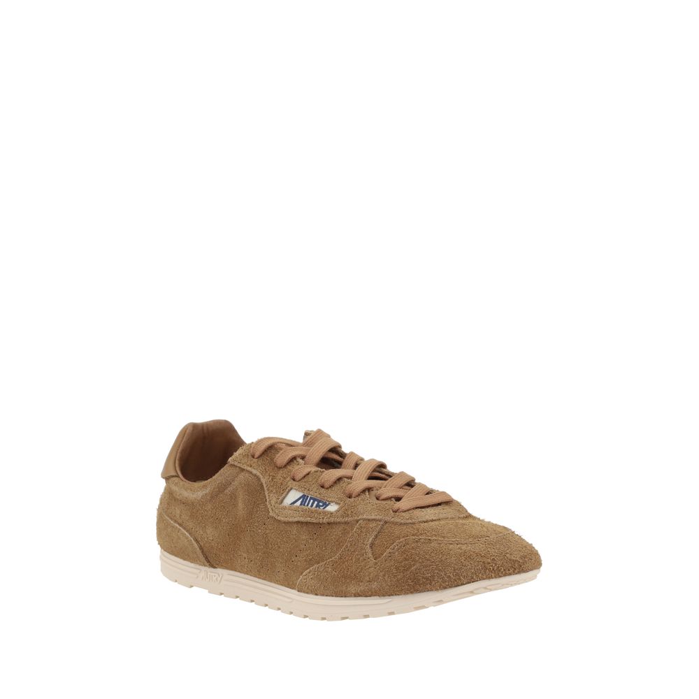 Autry White Luxurious Suede Windspin Low Sneakers