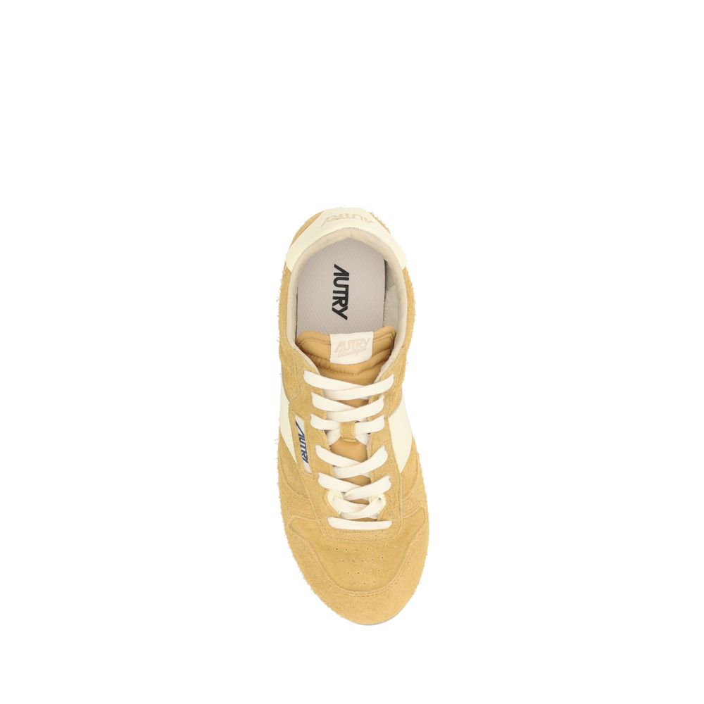 Autry White Luxurious Suede Windspin Low Sneakers